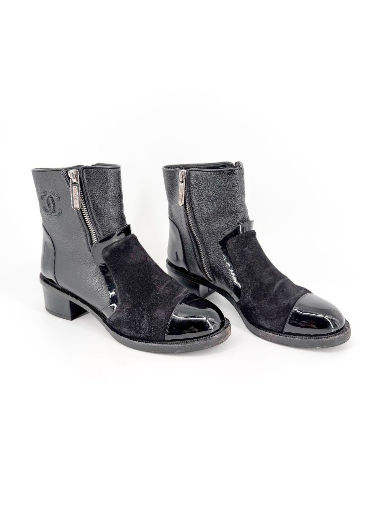 Chanel Black Suede Cap Toe Cc Ankle Moto Boots Size 37.5 Us 6.57 Women's